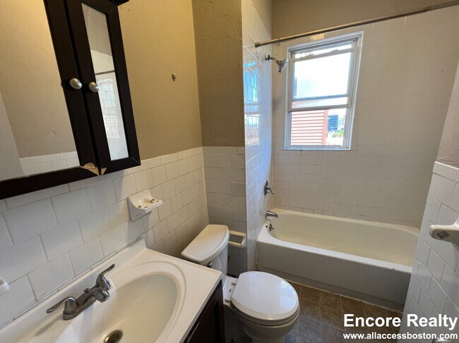 Photo - 8-8 Sunset St Unit 2