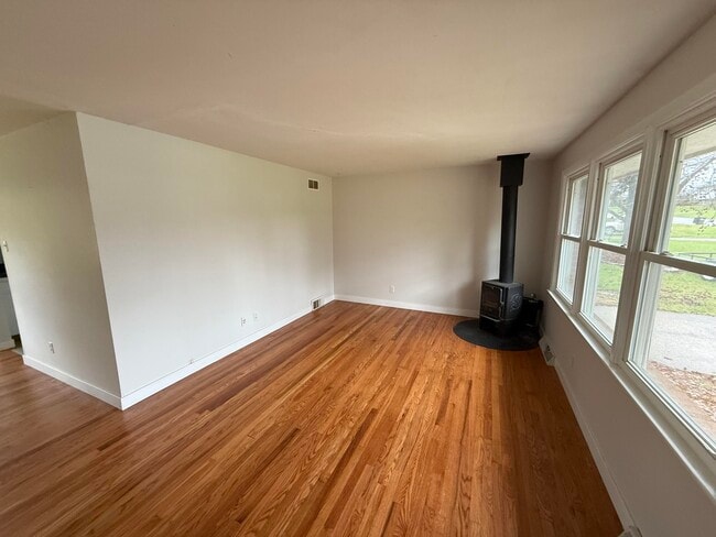 Photo - 211 Bourn Ave