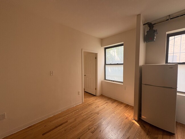 Photo - 328-330 E 14th St