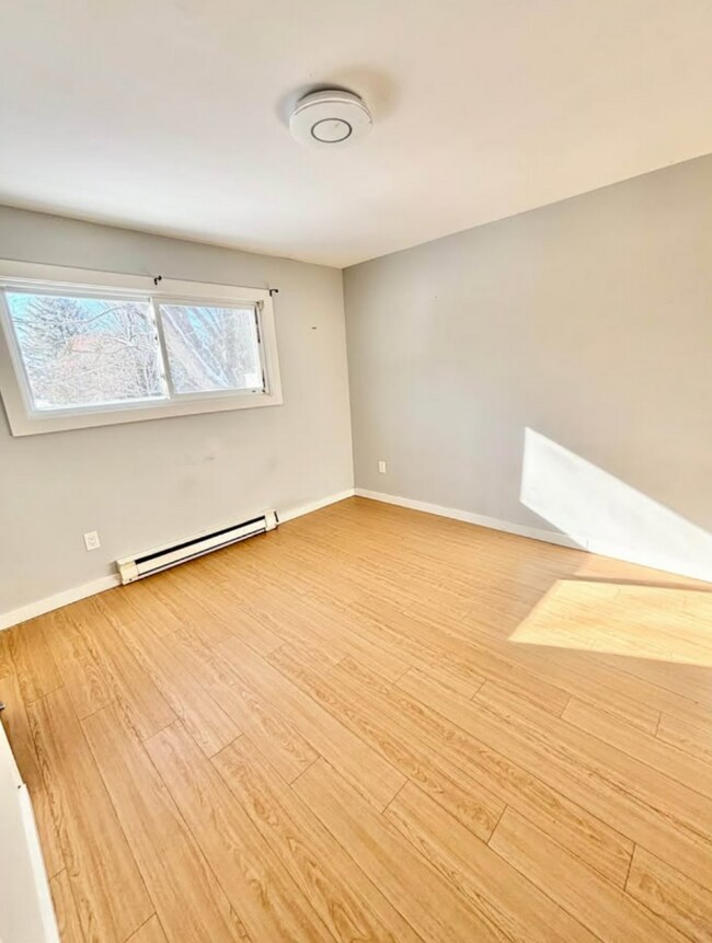 Photo - For Rent – Newly Renovated 2 Bedroom, 2 Ba...