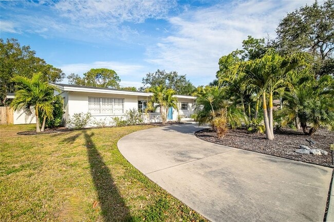 703 Whitfield Ave