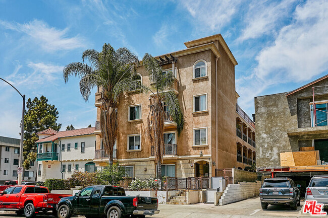 Building Photo - 345 S Harvard Blvd Unit 302 Rental