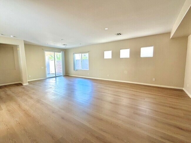 Photo - Carry Over Showing: This property has been shown before and will be rented to the first most qual...