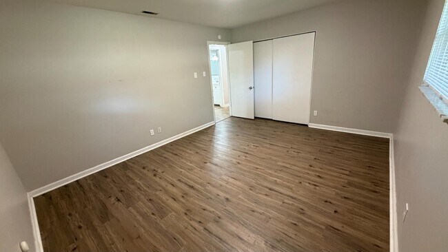 Photo - 1118 Soria St