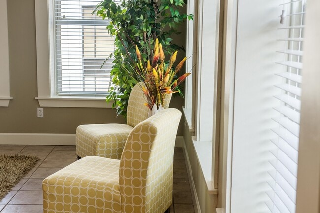 Photo - 802 E Broadway Unit C