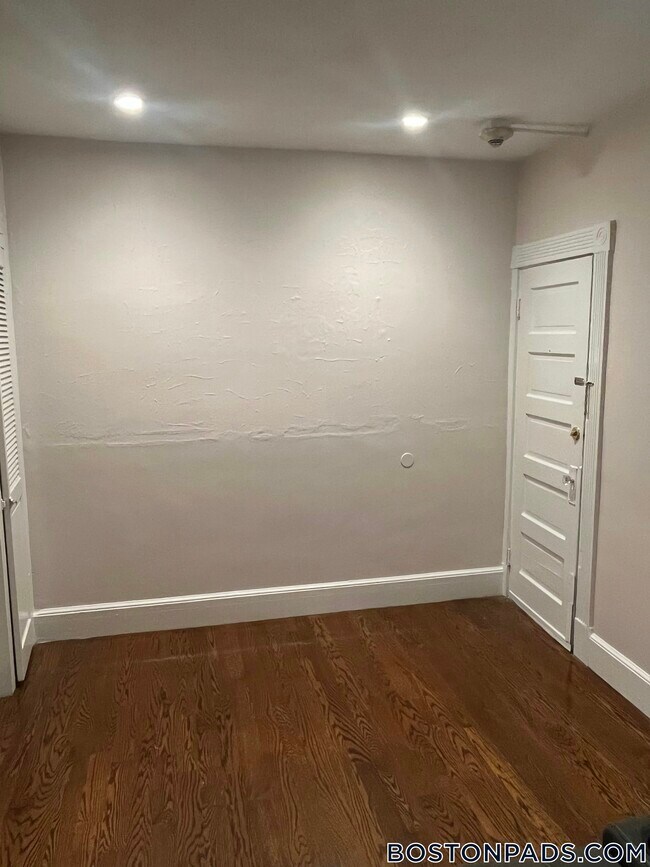 Photo - 4 Garden Ct St Unit 2B