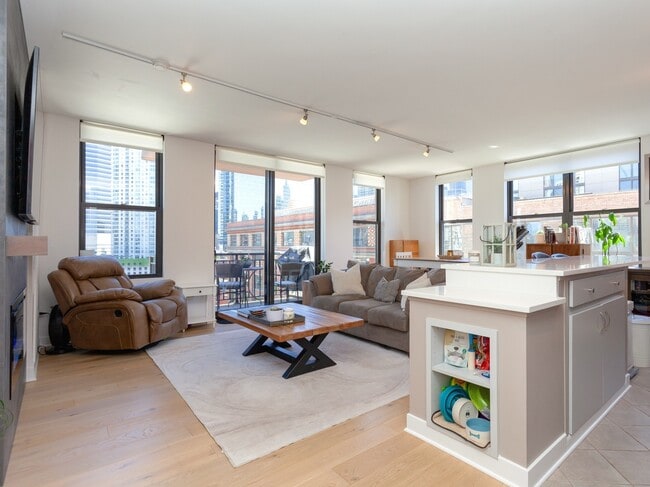 Photo - 330 N Jefferson St Unit 904