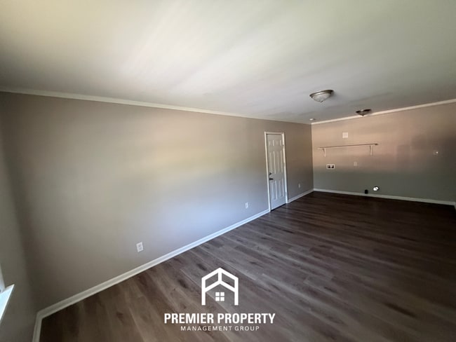 Photo - 3BR/2BA Center Point Rental with Hardwood Floors Throughout & Fenced Backyard