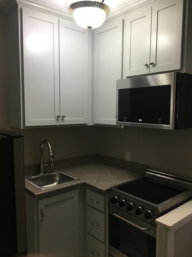 Building Photo - 475 Hanover St Unit 2 L