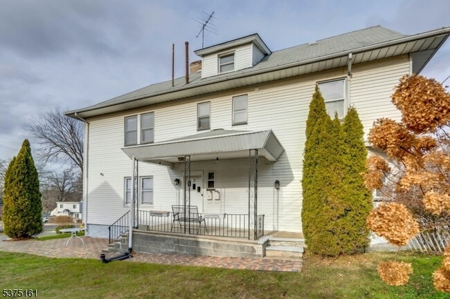 Building Photo - 106 Sadler Rd Unit 2 Rental