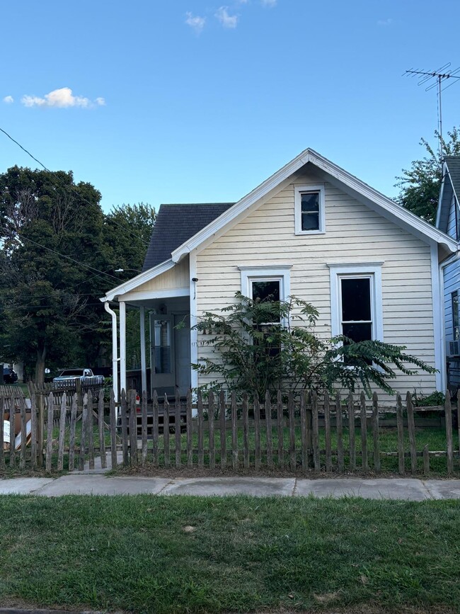 Photo - 1142 Page St House