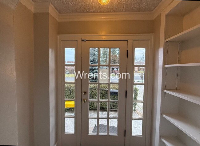 Photo - Beautiful 3 bed 2 bath updated home! Half off first months rent!