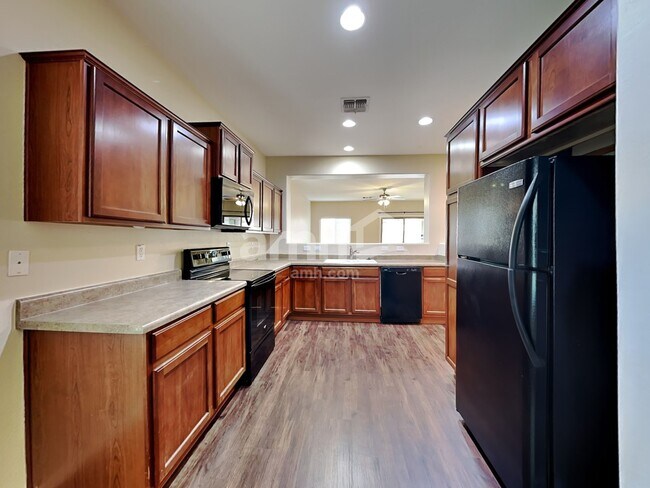 Photo - 19430 W Adams St