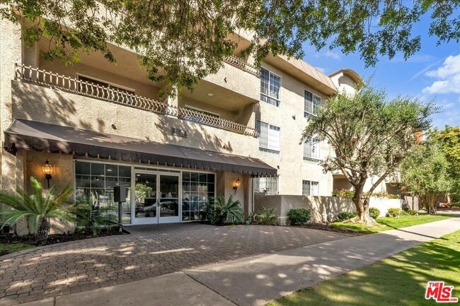 Building Photo - 4647 Willis Ave Unit 212