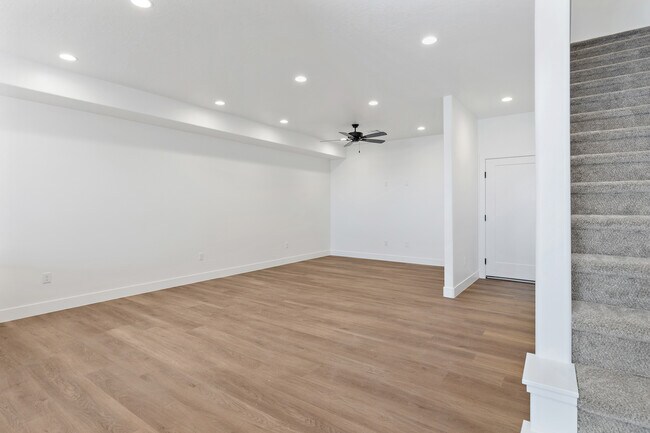 Photo - 1082 W Albertine Ln