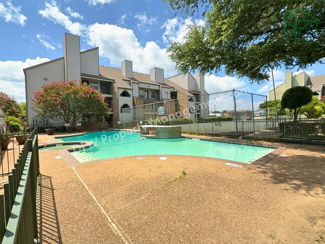 Building Photo - For Lease: Modern 1BR Oasis in the Heart of Dallas Unit Apt #222