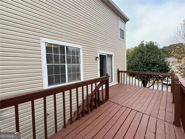 1183 Red Oak Cove