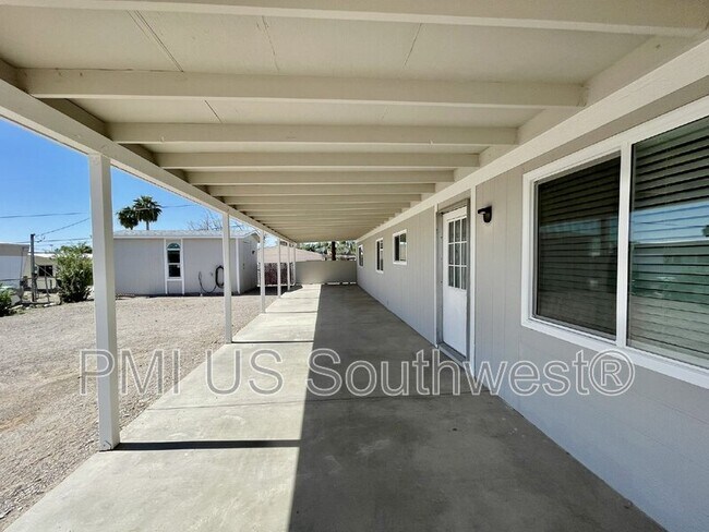 738 Swan Dr