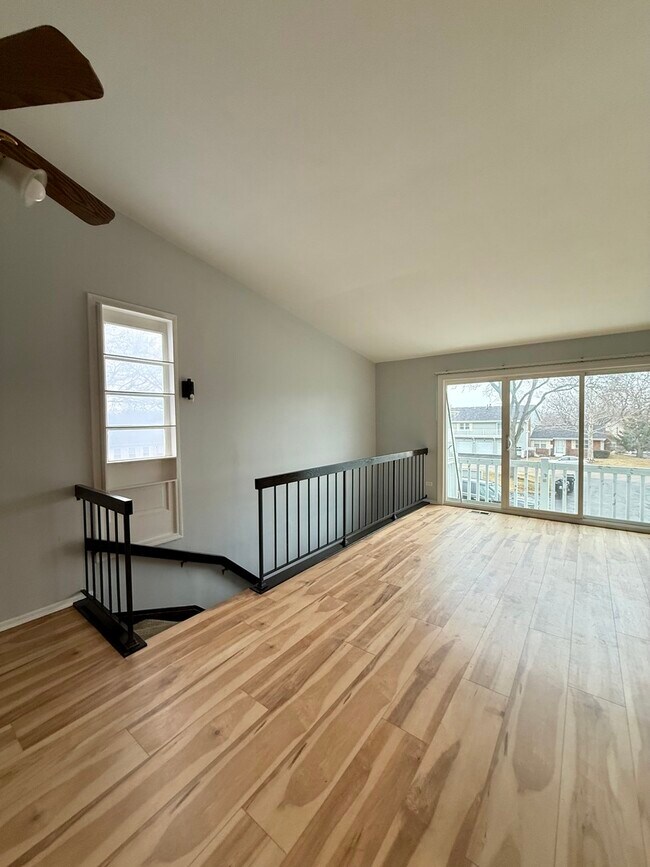 Photo - 330 Hampton Ct Unit D