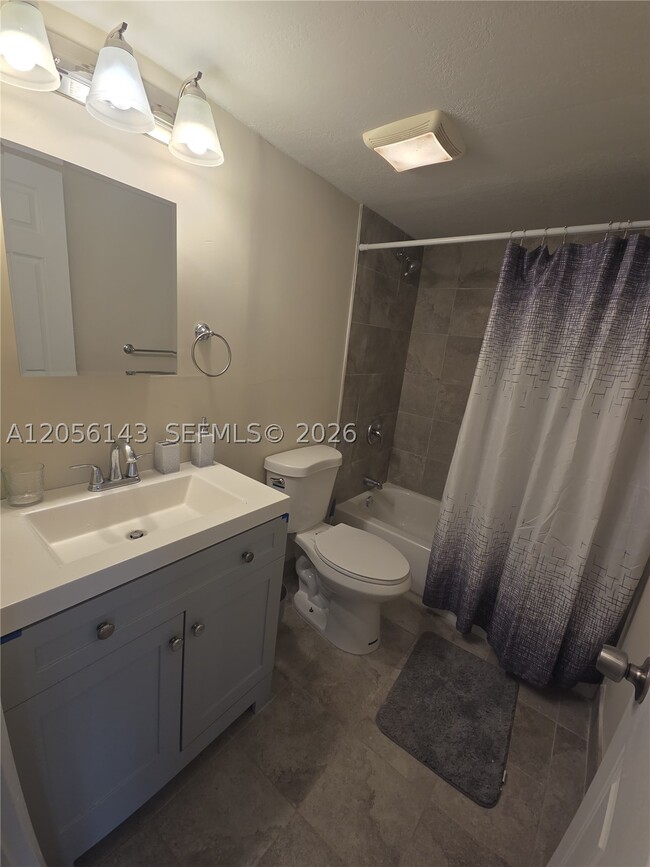 2025 NE 164th St Unidad 309