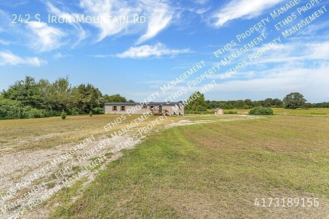 Photo - 242 S Iron Mountain Rd