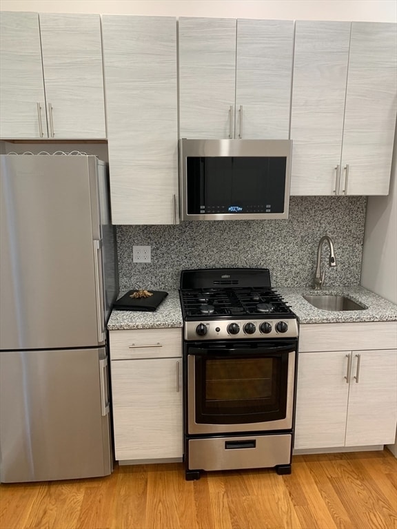 Building Photo - 9 6th St Unit 3