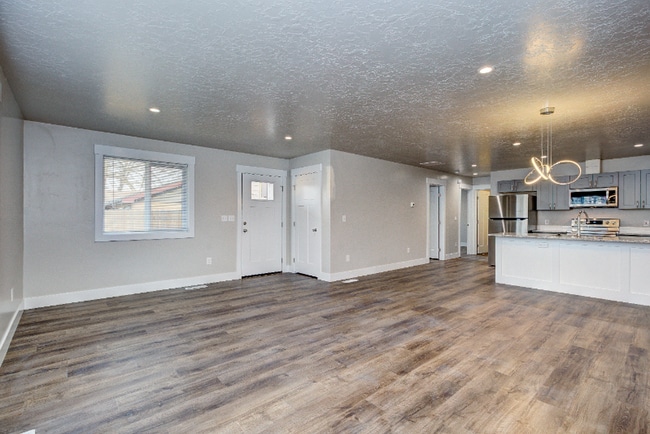 Photo - 605 E Elgin St