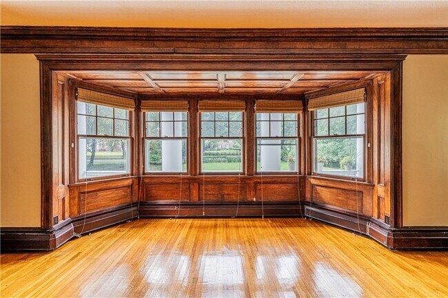 Photo - 1340 East Ave