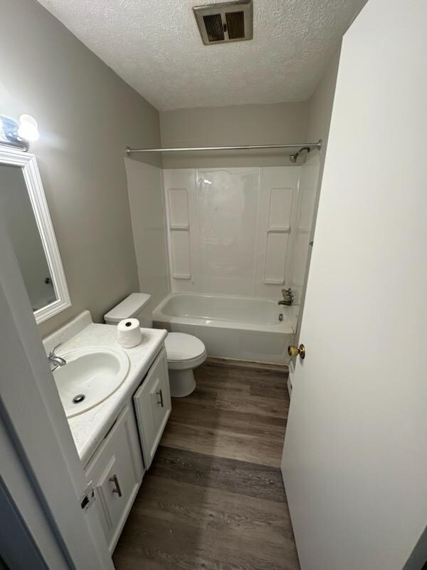 Photo - 1804 Woodlawn Ave NW