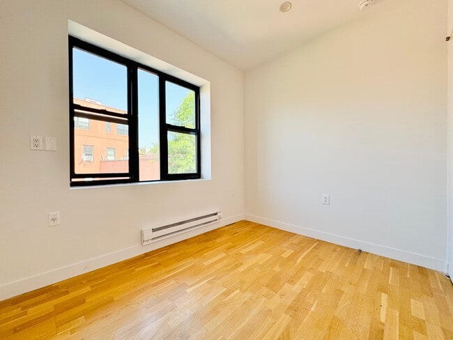 Photo - Furnished room/NOT APARTMENT Unit 3R