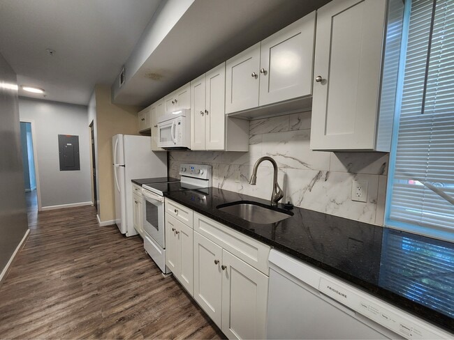 Photo - 1729 St Paul St