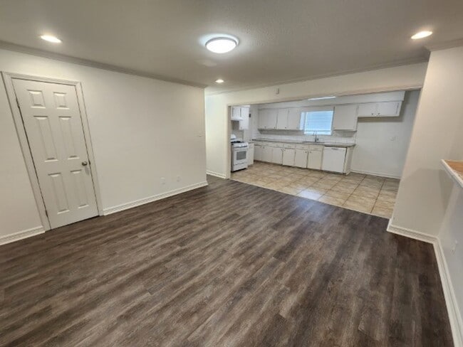 Photo - 3112 Potter St