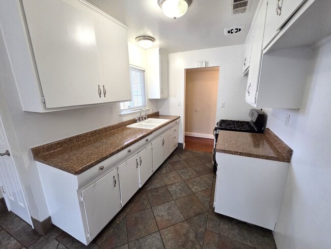 Photo - Charming 3 Bedroom 2 Bath Home