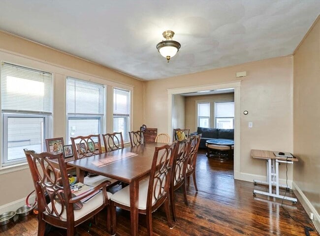 Photo - 53 Fairfax St Unit 1