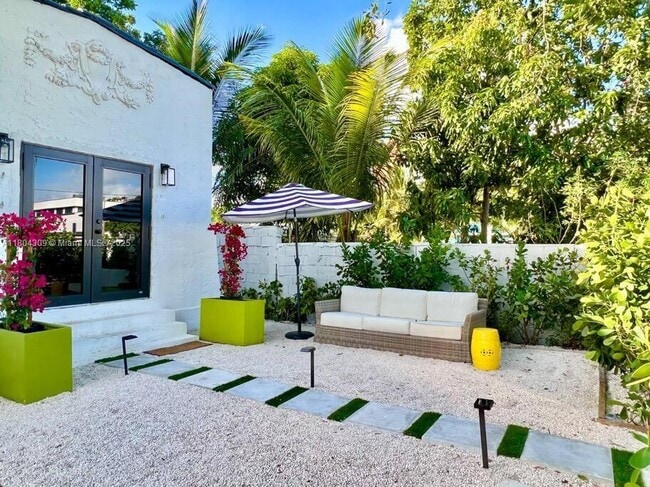 Photo - 8280 NE 1st Pl