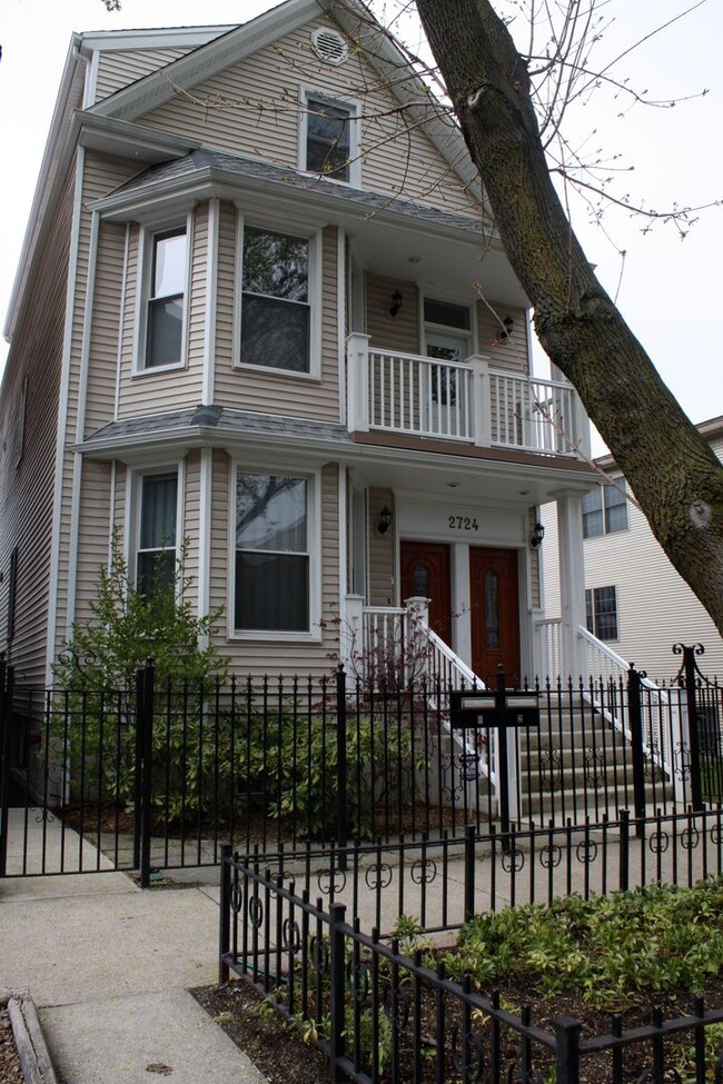 Photo - 2724 N Marshfield Ave Apartamento Unidad 1