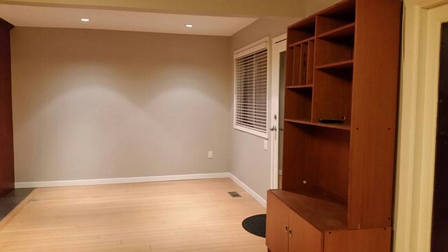4113 Trinity St Unit Private 1 Bedroom