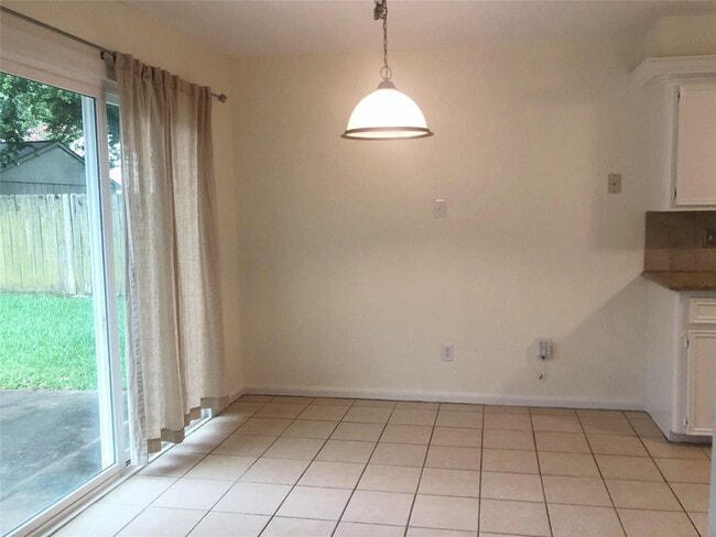 Building Photo - 15310 Glenwood Park Dr