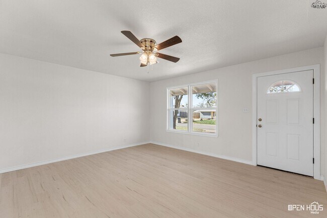 Photo - 3201 Cuba Ct