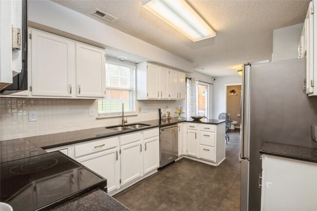 Photo - 9430 Cantle Dr