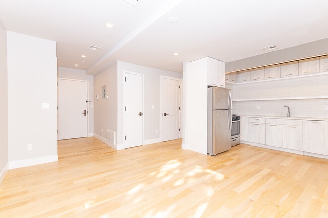202 Clifton Pl Unit 2B