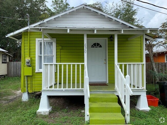 Building Photo - Newly Remodeled, 2 Bedroom 1 Bathroom Home