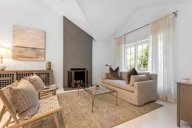 Photo - 94 Pembroke Dr