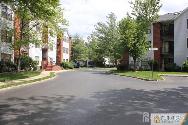 Photo - 82 Keystone Ct
