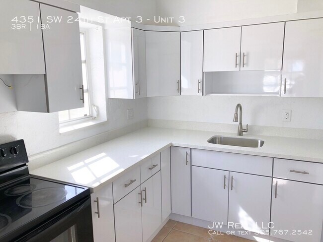 4351 SW 24th St Unit 3