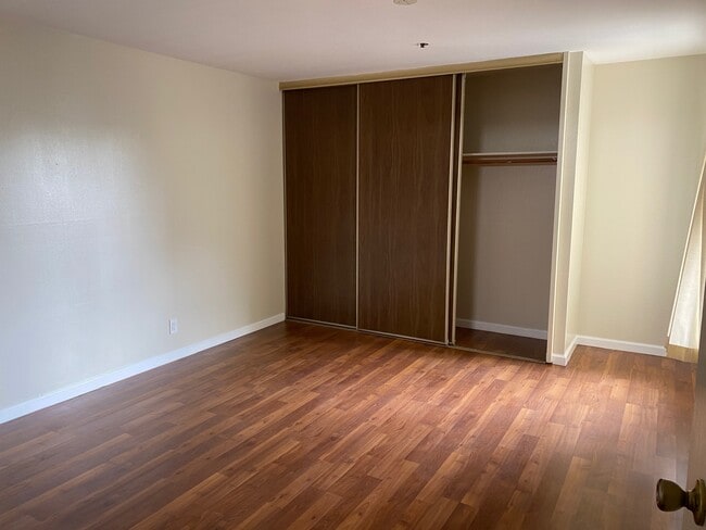 Master Room - 281 Juana Ave Unit 304