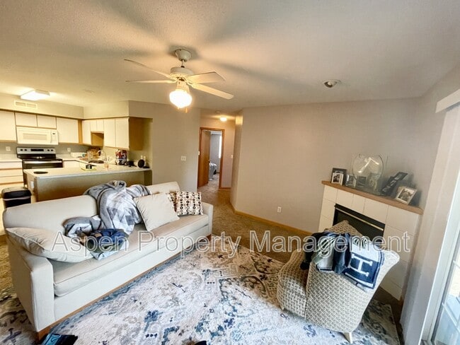 Building Photo - 2262 Holiday Rd Unit 112