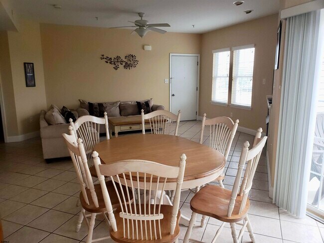 Photo - 1301 West Ave Unit B