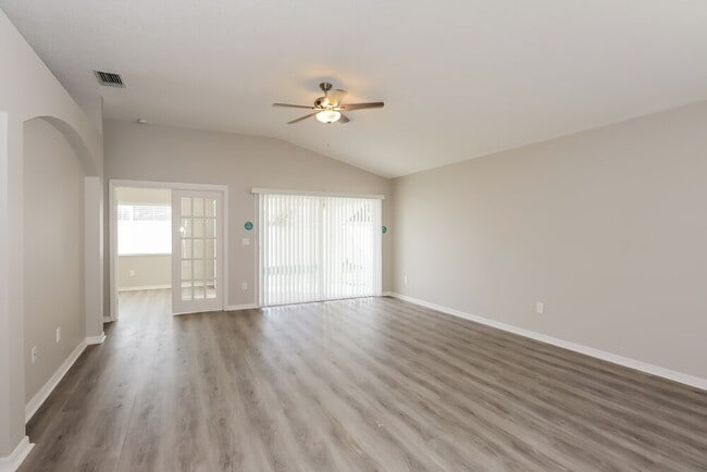 12620 Longcrest Dr
