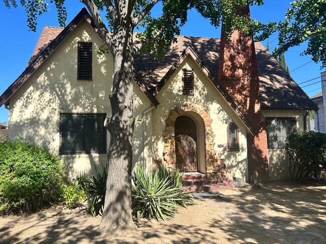 Building Photo - 4 Bedroom/2 Bath Modesto Ca